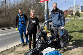 I letos jsme uklízeli zeleň podél hlavní silnice na Beránku