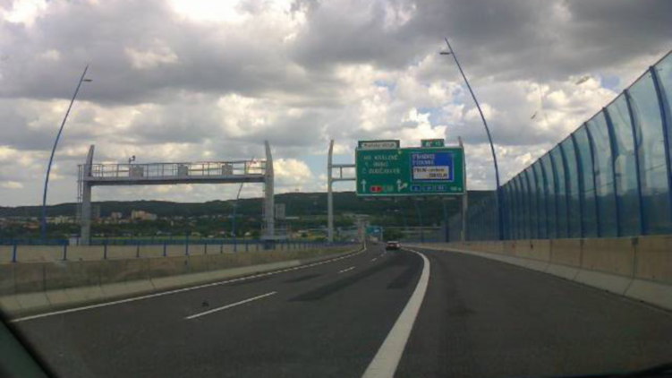 Sbíráme podpisy pod petici za vybudování protihlukových opatření na pražském dálničním okruhu