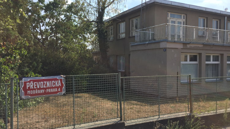 Přihrává rada pronájmy městského majetku svým blízkým? Navíc těsně před volbami...